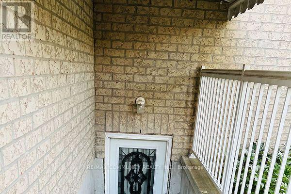Bsmt - 136 Prohill Street, Pickering, Ontario  L1V 2G8 - Photo 4 - E13044354