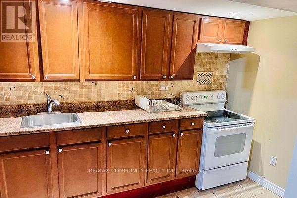 Bsmt - 136 Prohill Street, Pickering, Ontario  L1V 2G8 - Photo 7 - E13044354