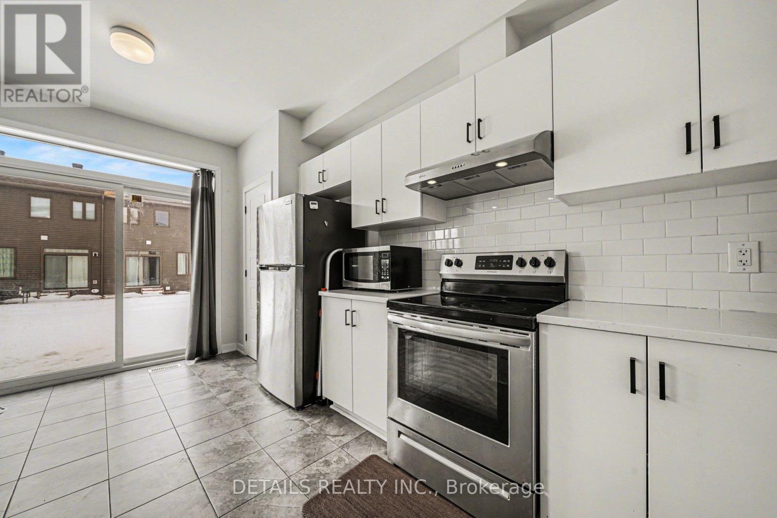 614 Fenwick Way, Ottawa, Ontario  K2J 7E5 - Photo 4 - X12803050