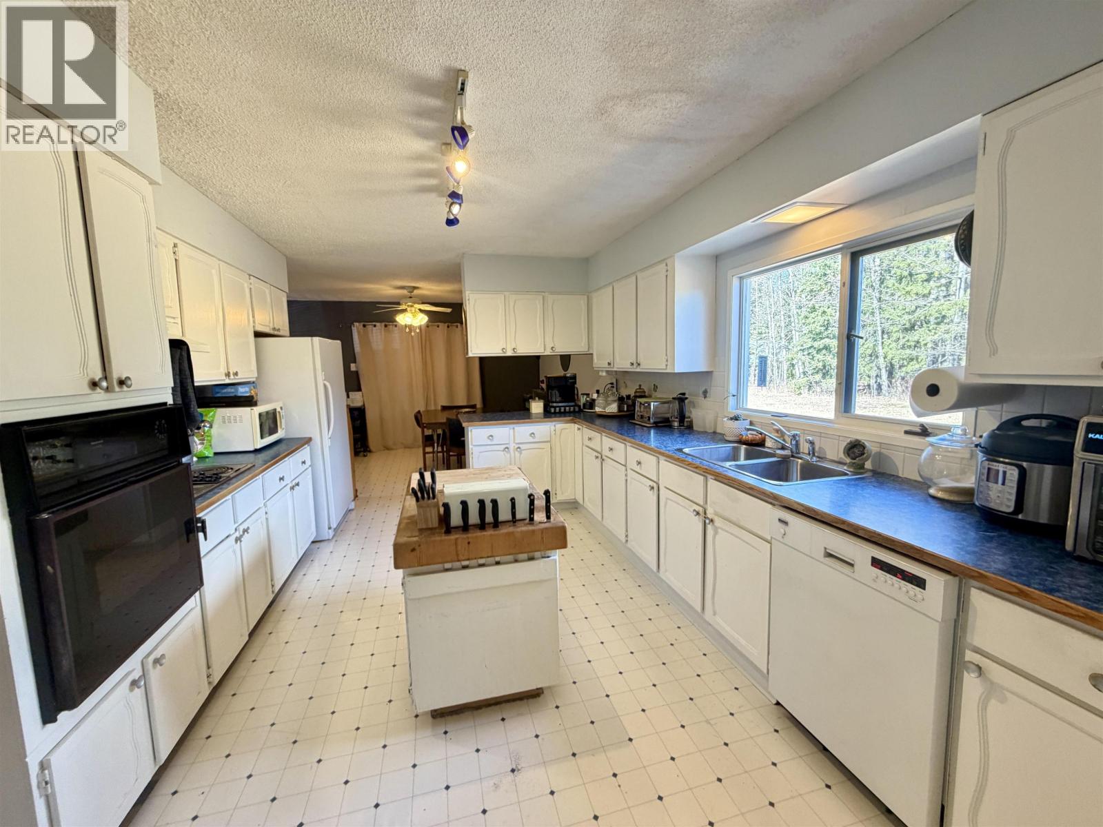 731 Nechako Avenue, Vanderhoof, British Columbia  V0J 3A1 - Photo 10 - R3115738