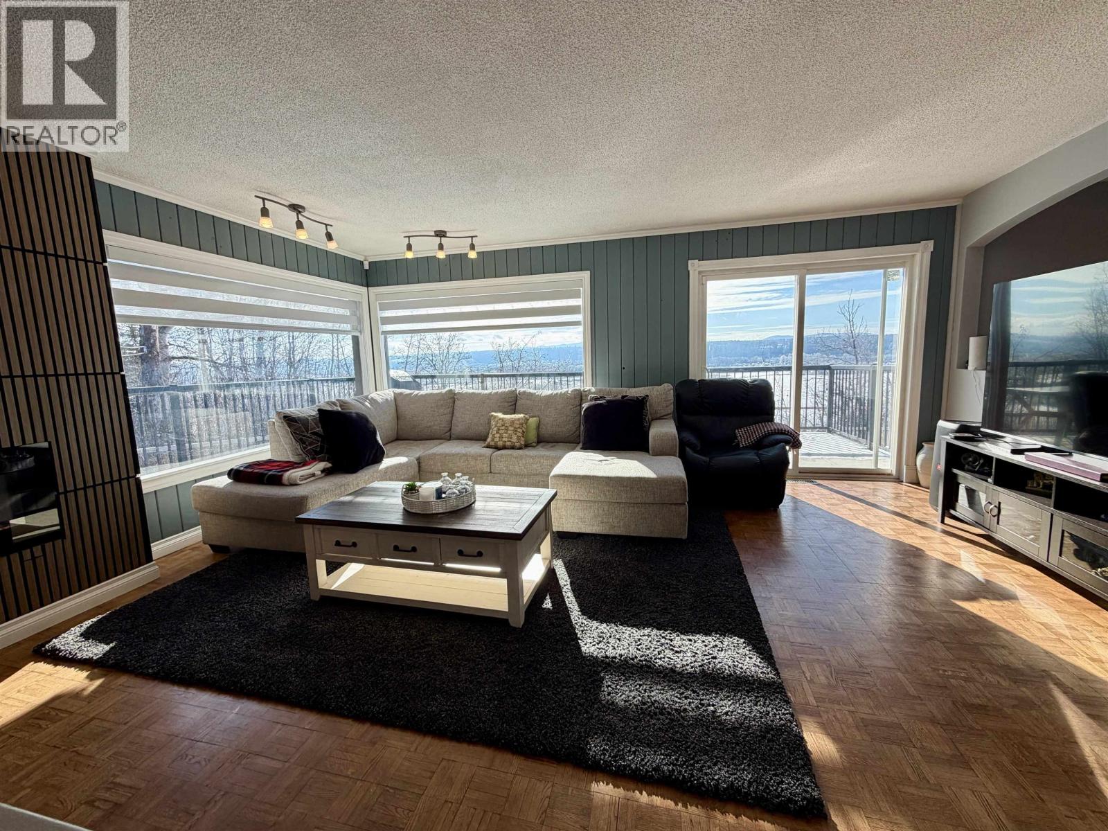 864 Old Loop Road, Vanderhoof, British Columbia  V0J 3A2 - Photo 6 - R3095692