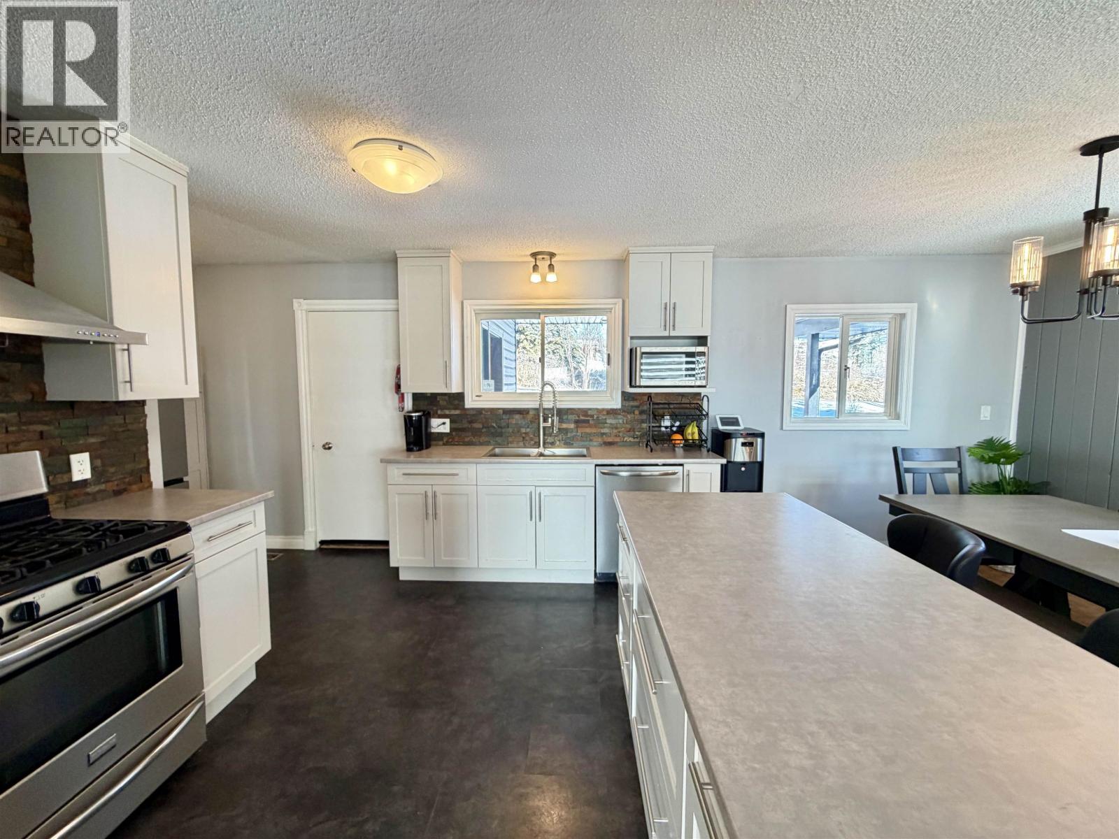 864 Old Loop Road, Vanderhoof, British Columbia  V0J 3A2 - Photo 15 - R3095692