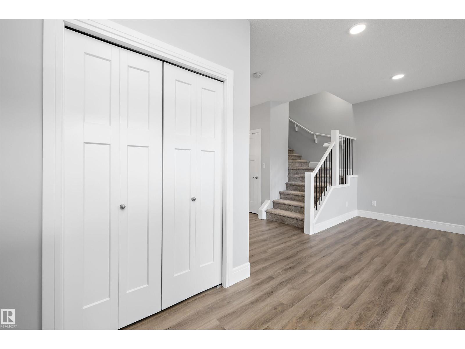 4235 Chichak Cl Sw, Edmonton, Alberta  T6W 4B3 - Photo 4 - E4484233