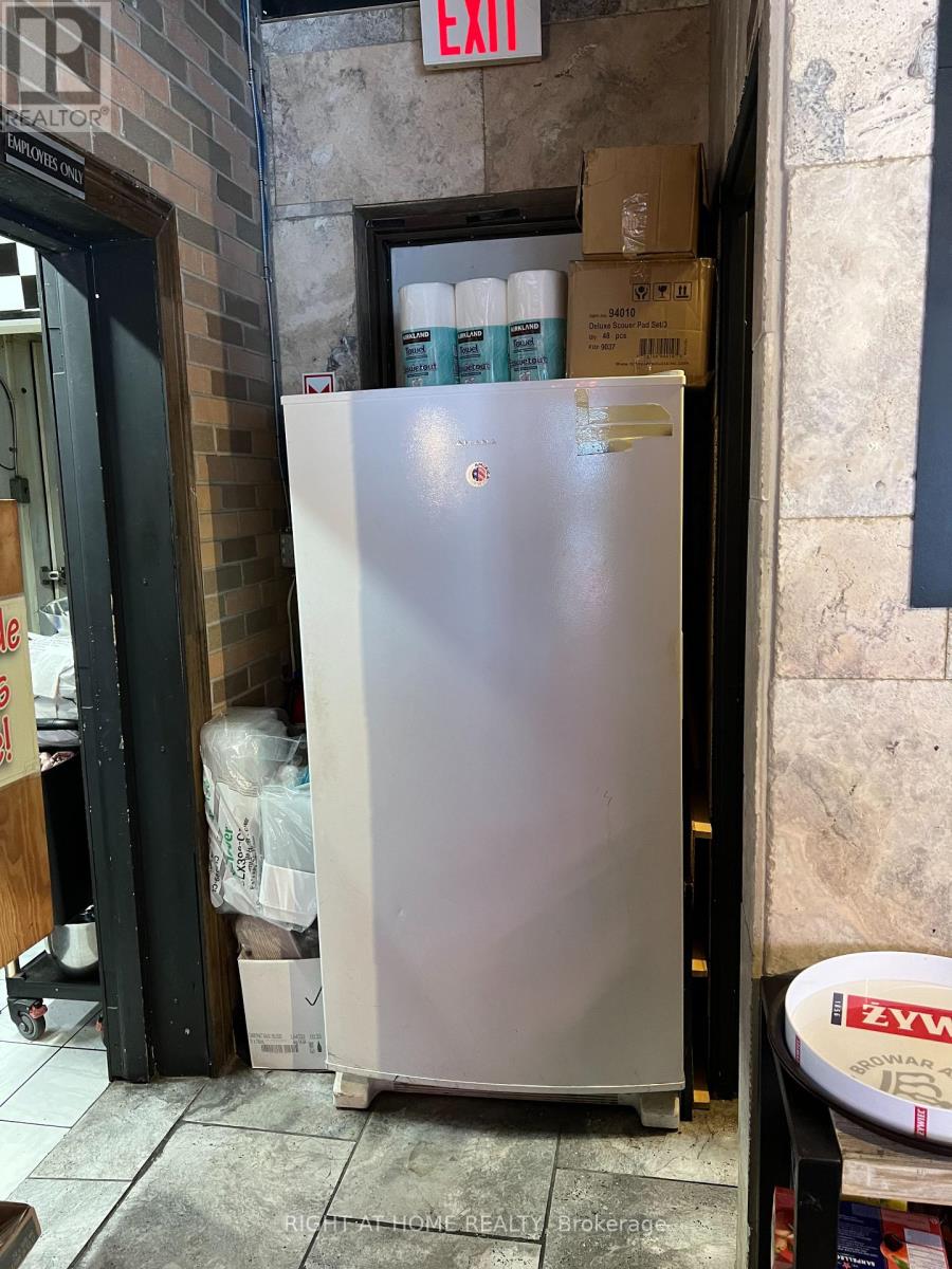 543 Speedvale Avenue E, Guelph, Ontario  N1E 1P7 - Photo 10 - X12719500