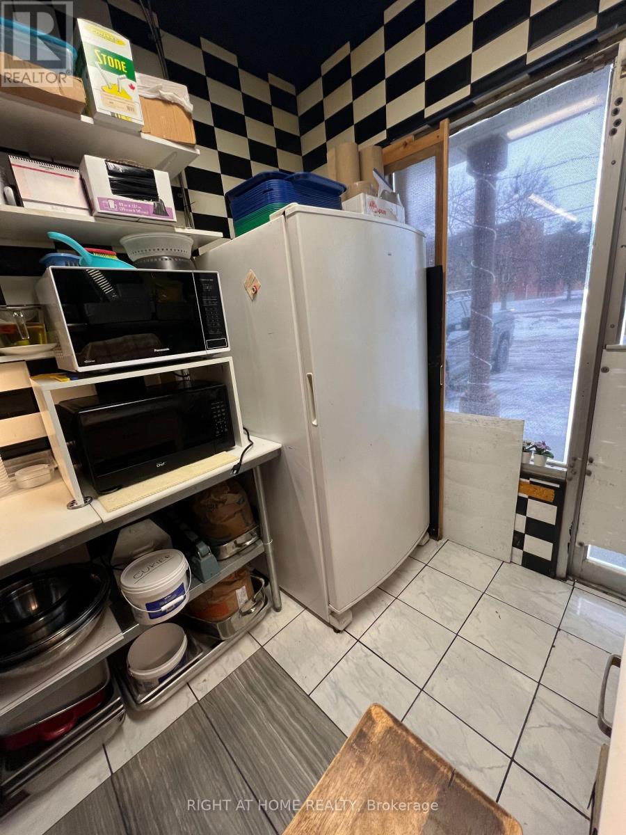 543 Speedvale Avenue E, Guelph, Ontario  N1E 1P7 - Photo 15 - X12719500