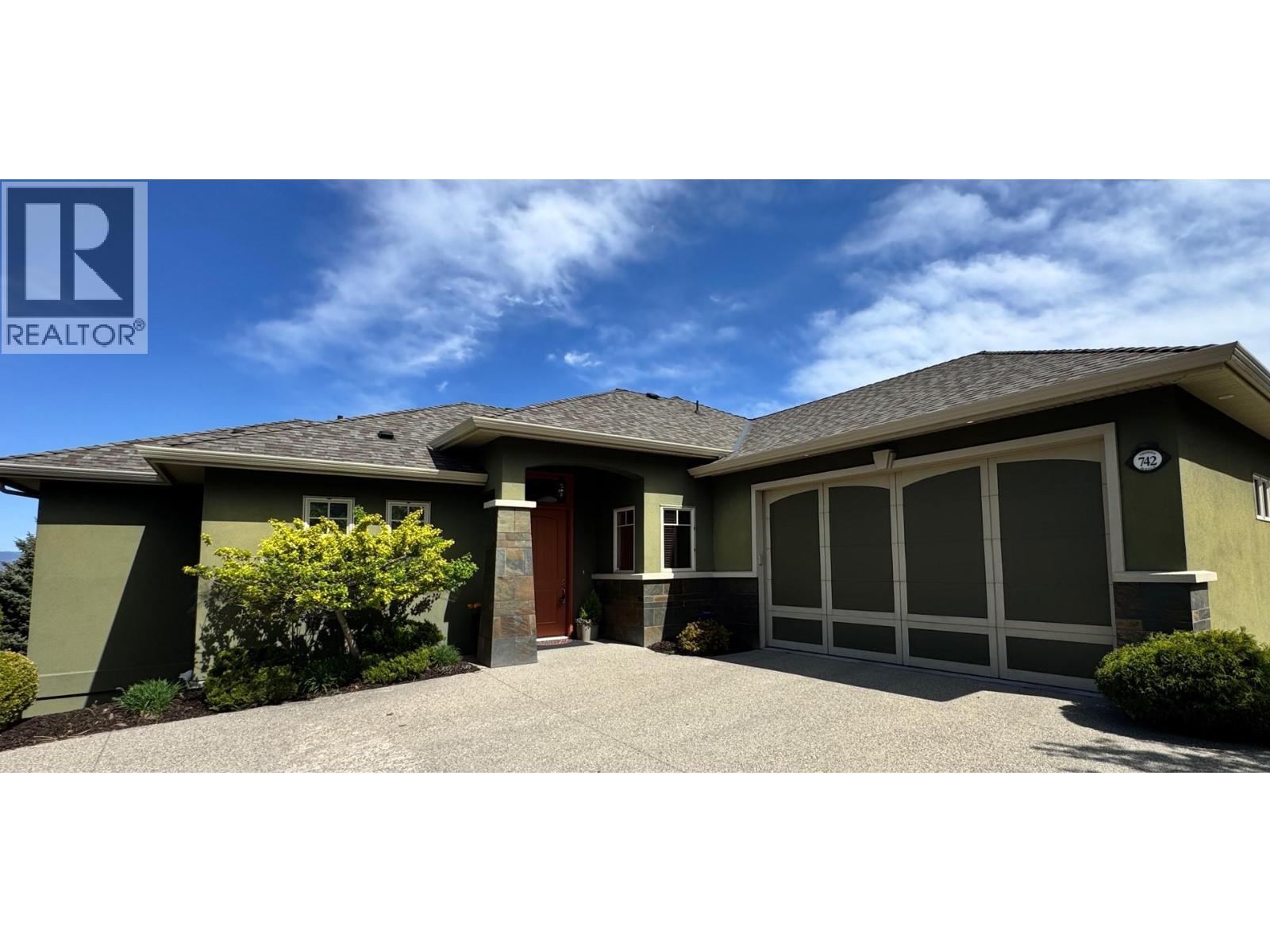 742 Crozier Avenue, Kelowna, British Columbia