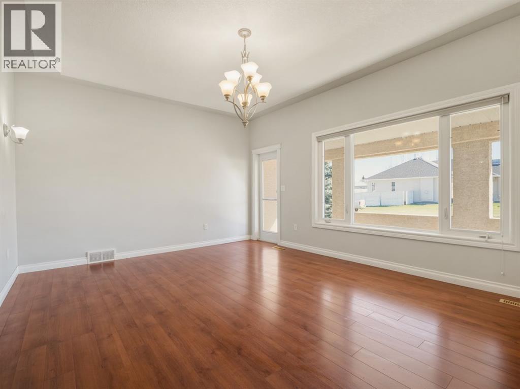 559 7a Avenue W, Cardston, Alberta  T0K 0K0 - Photo 9 - A2303957