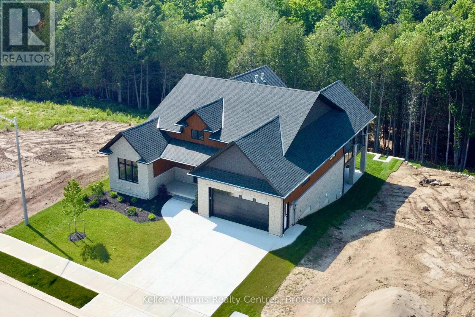 776 20th Street, Hanover, Ontario  N4N 0C5 - Photo 2 - X13044406