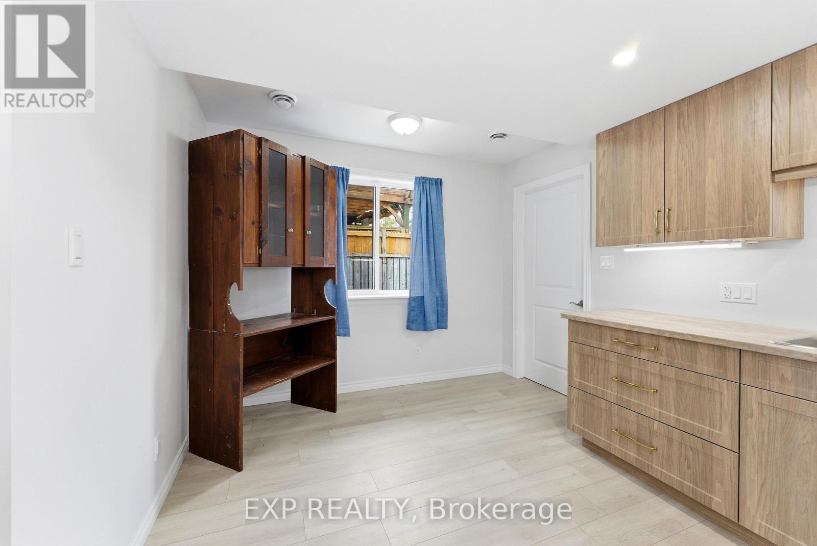 68 Moira Street E, Belleville, Ontario  K8P 2S2 - Photo 9 - X13044472