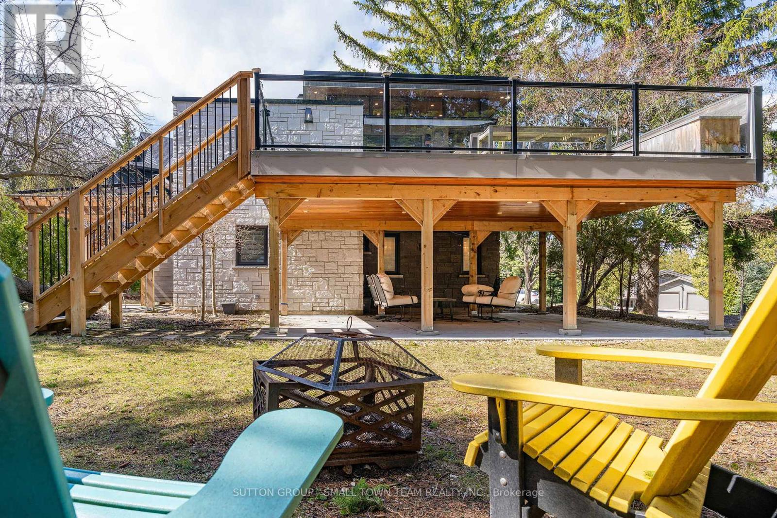 114 Lakeshore Road W, Blue Mountains, Ontario  L9Y 0S6 - Photo 1 - X13044414