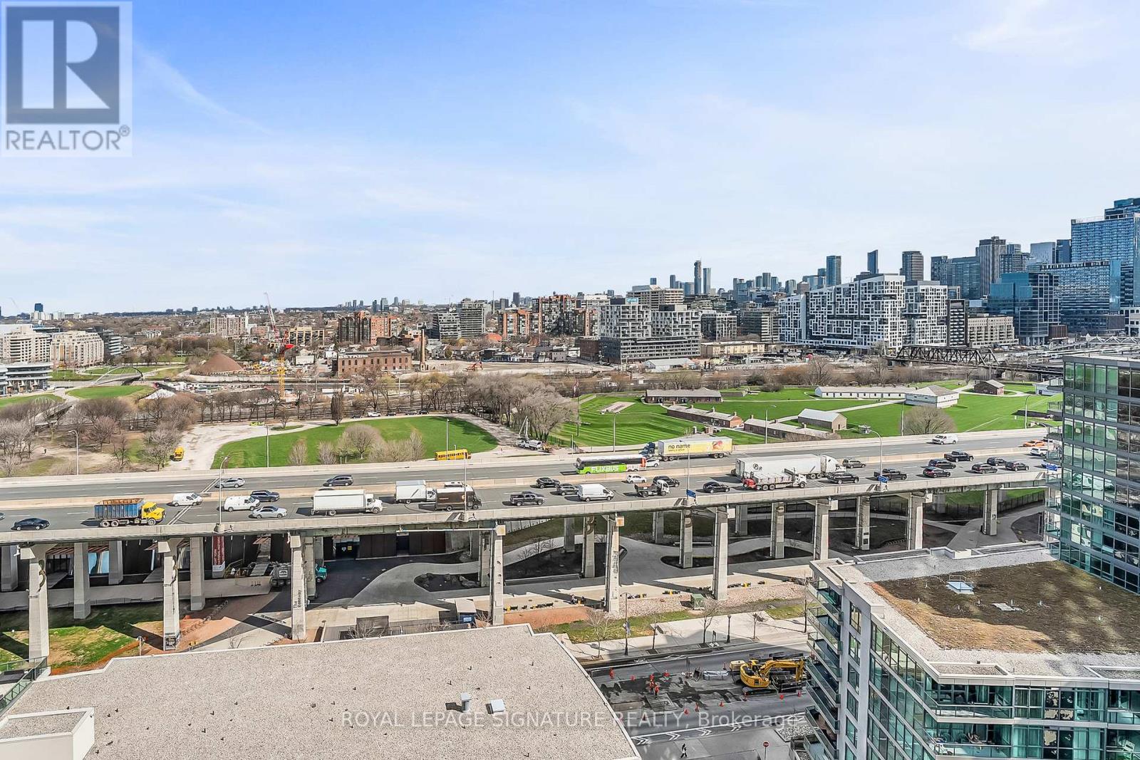 1903 - 219 Fort York Boulevard, Toronto, Ontario  M5V 1B1 - Photo 21 - C13044394