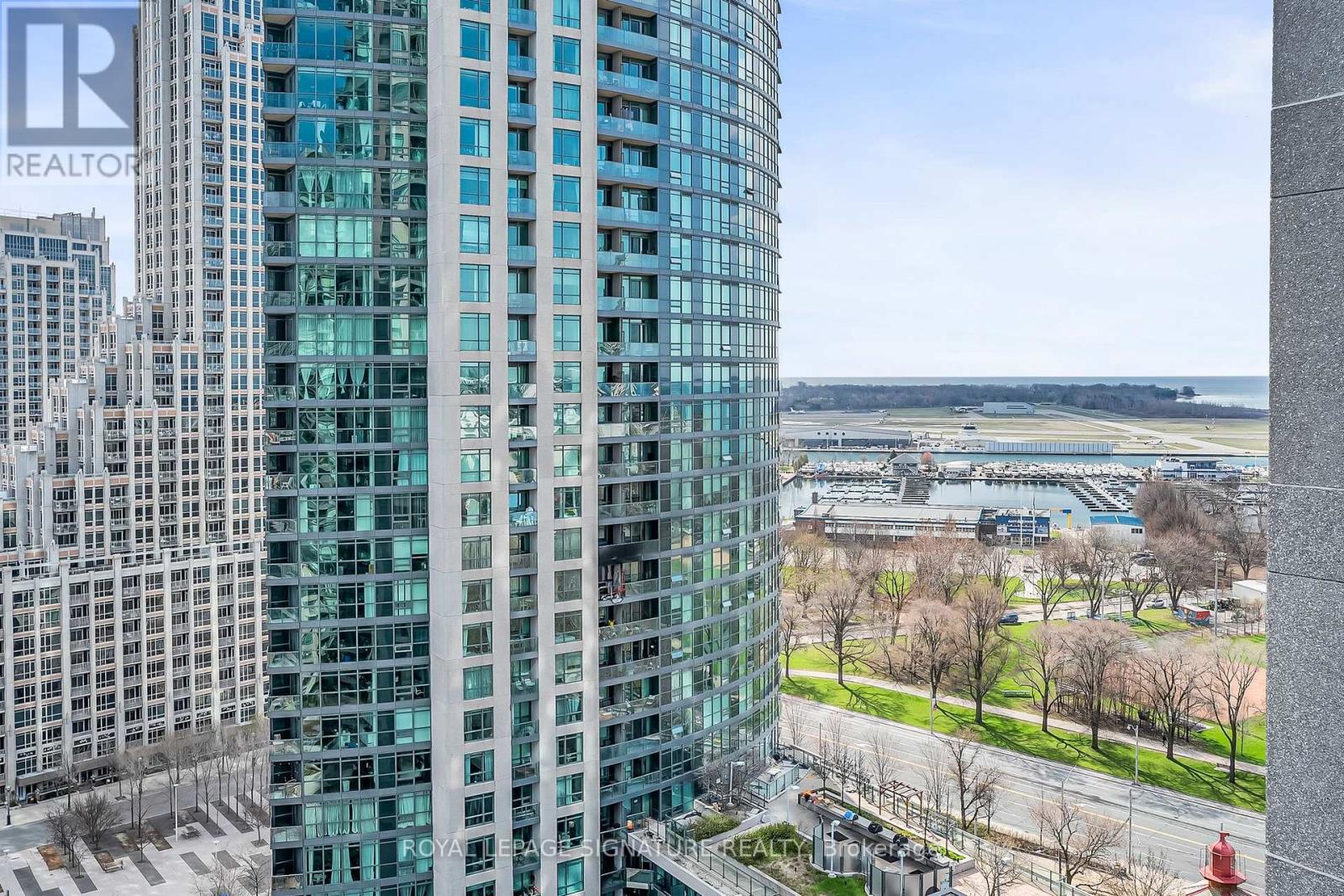 1903 - 219 Fort York Boulevard, Toronto, Ontario  M5V 1B1 - Photo 23 - C13044394