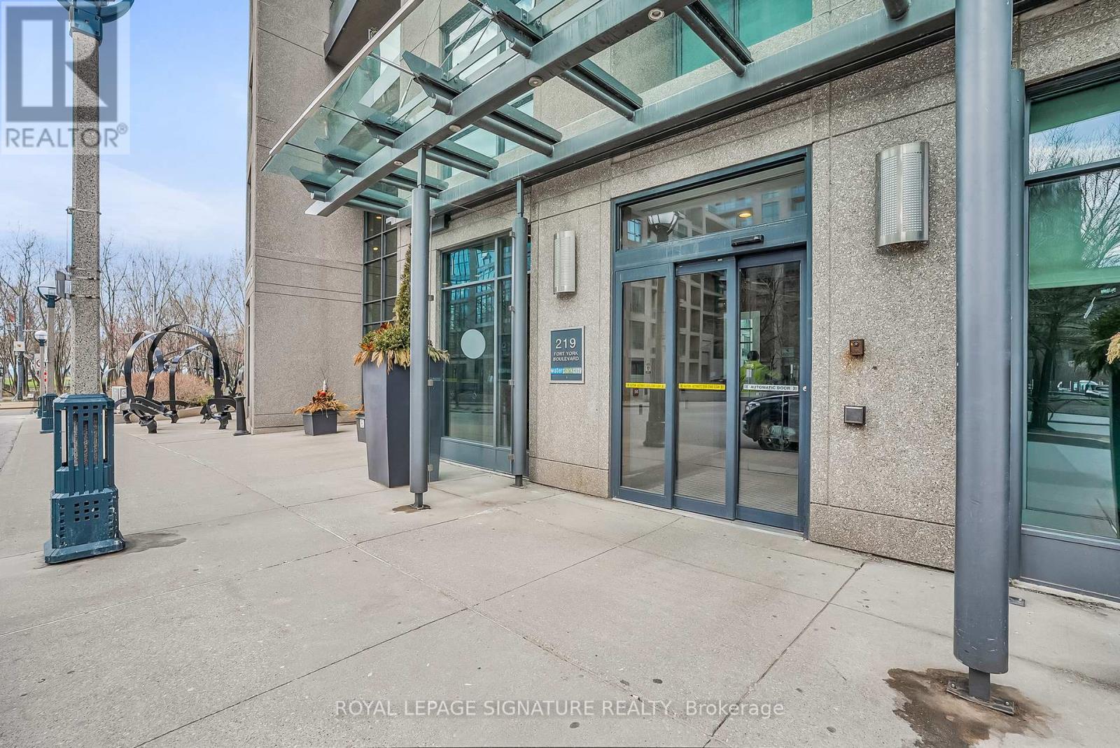 1903 - 219 Fort York Boulevard, Toronto, Ontario  M5V 1B1 - Photo 31 - C13044394