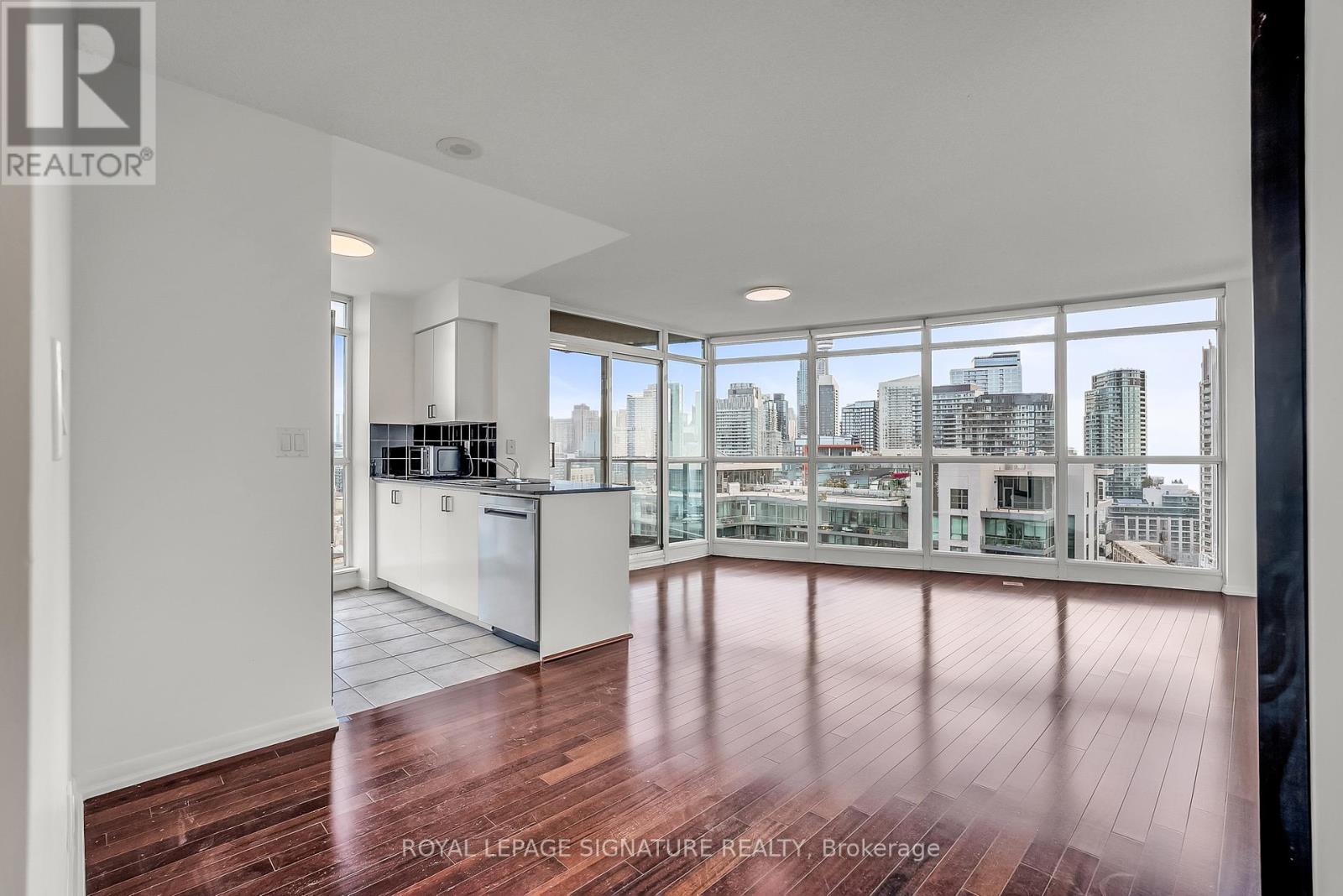 1903 - 219 Fort York Boulevard, Toronto, Ontario  M5V 1B1 - Photo 6 - C13044394