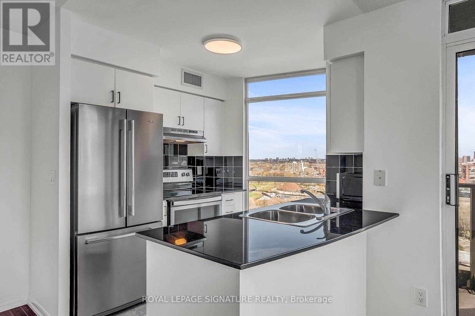 1903 - 219 Fort York Boulevard, Toronto, Ontario  M5V 1B1 - Photo 8 - C13044394