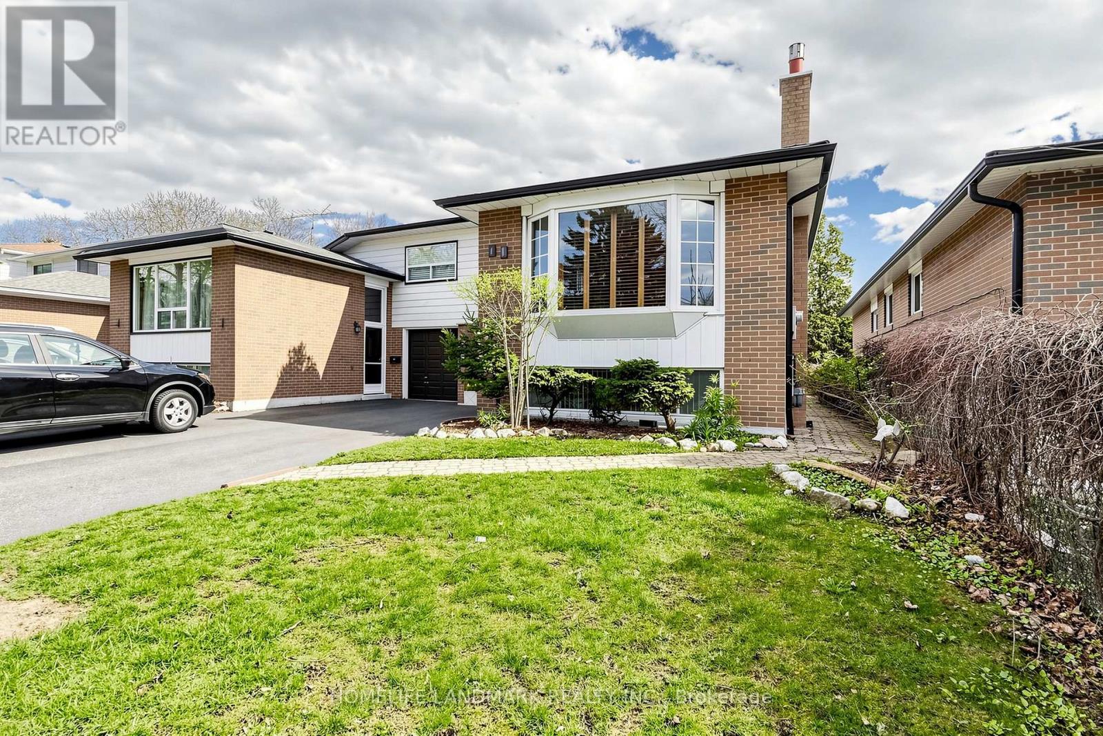 49 Glenstroke Drive, Toronto, Ontario  M1S 3A1 - Photo 2 - E13044442