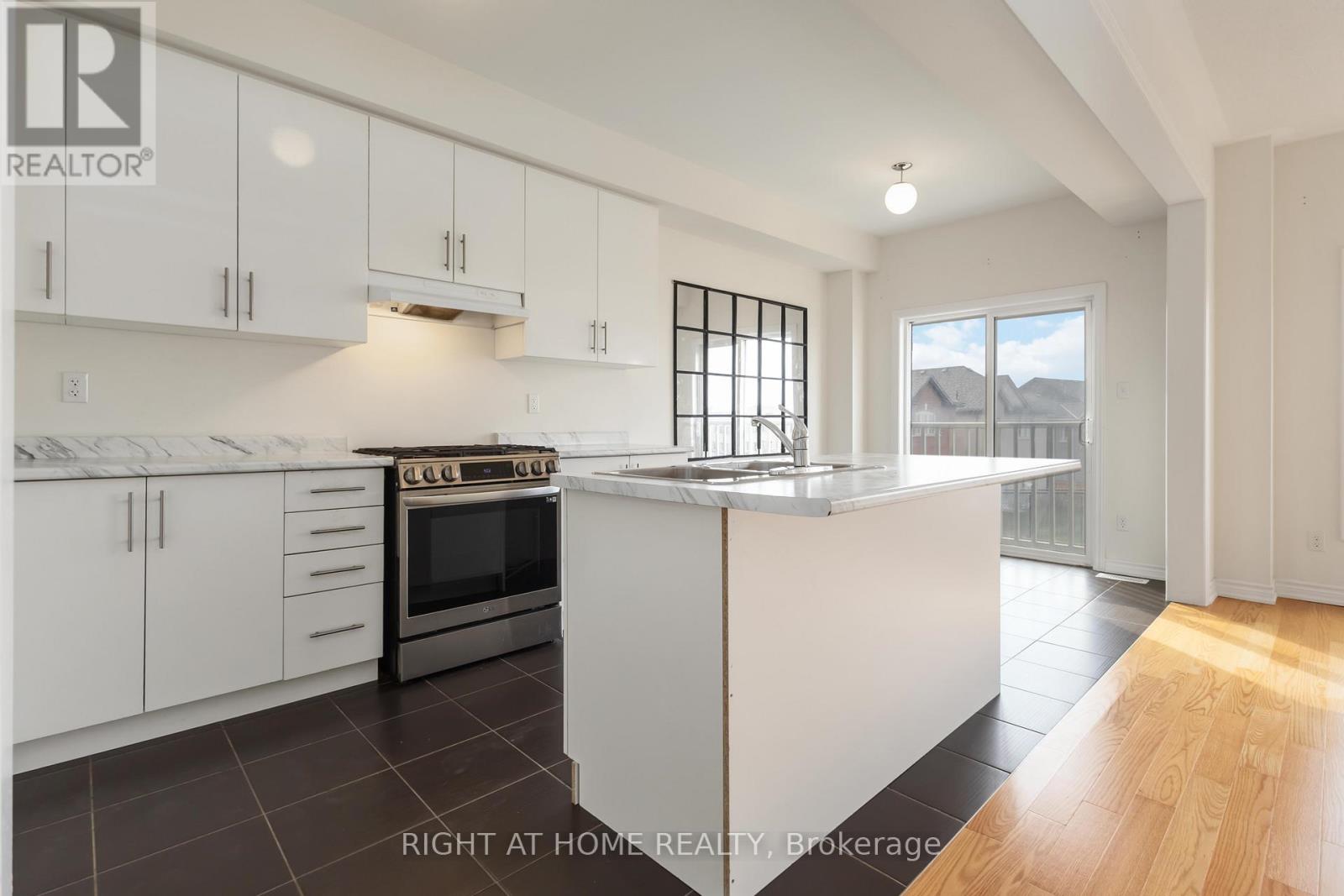 1111 Skyridge Boulevard, Pickering, Ontario  L1X 0M8 - Photo 11 - E13044458