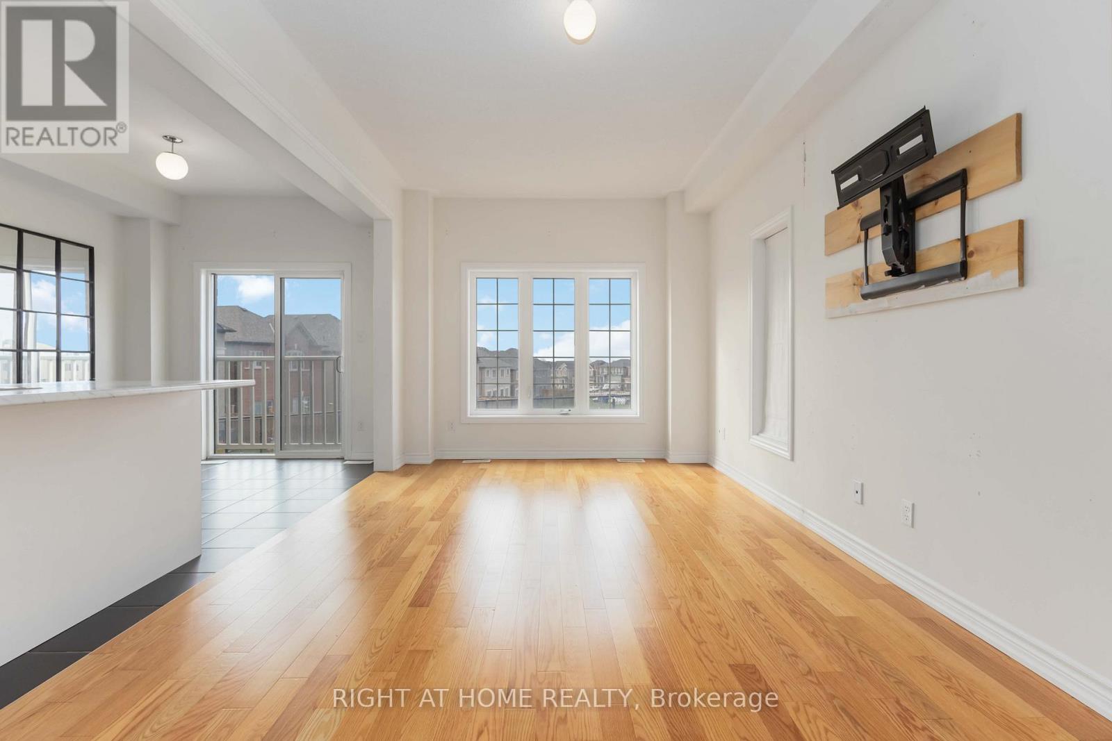 1111 Skyridge Boulevard, Pickering, Ontario  L1X 0M8 - Photo 6 - E13044458