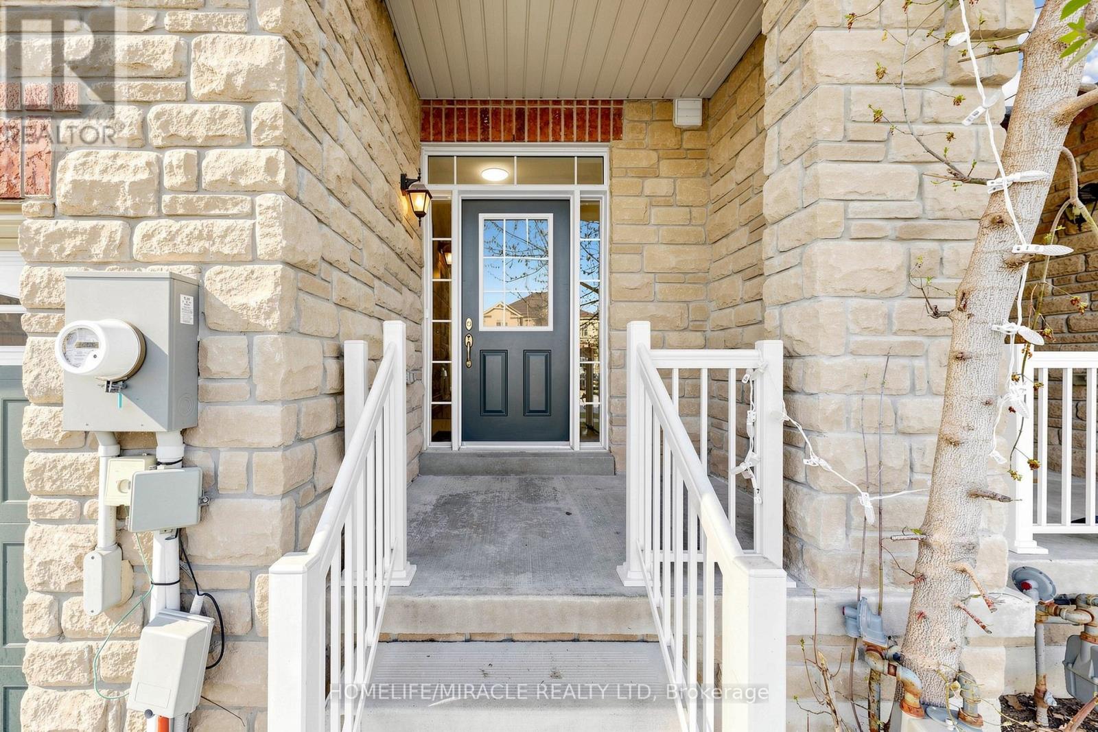 14 Greenwood Drive, Essa, Ontario  L3W 0N5 - Photo 3 - N13044476