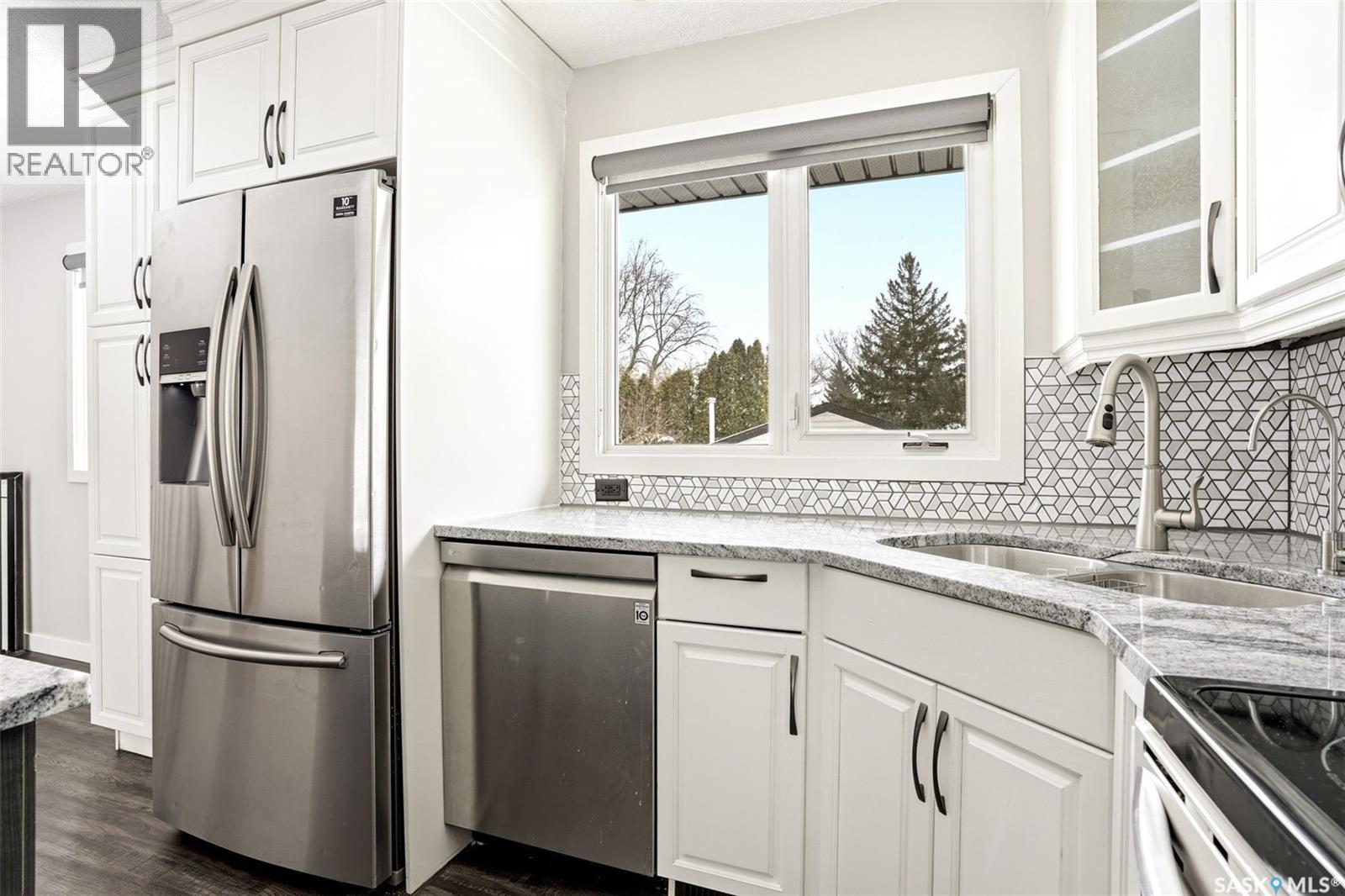 34 Dewar Bay, Regina, Saskatchewan  S4R 5W4 - Photo 12 - SK033850