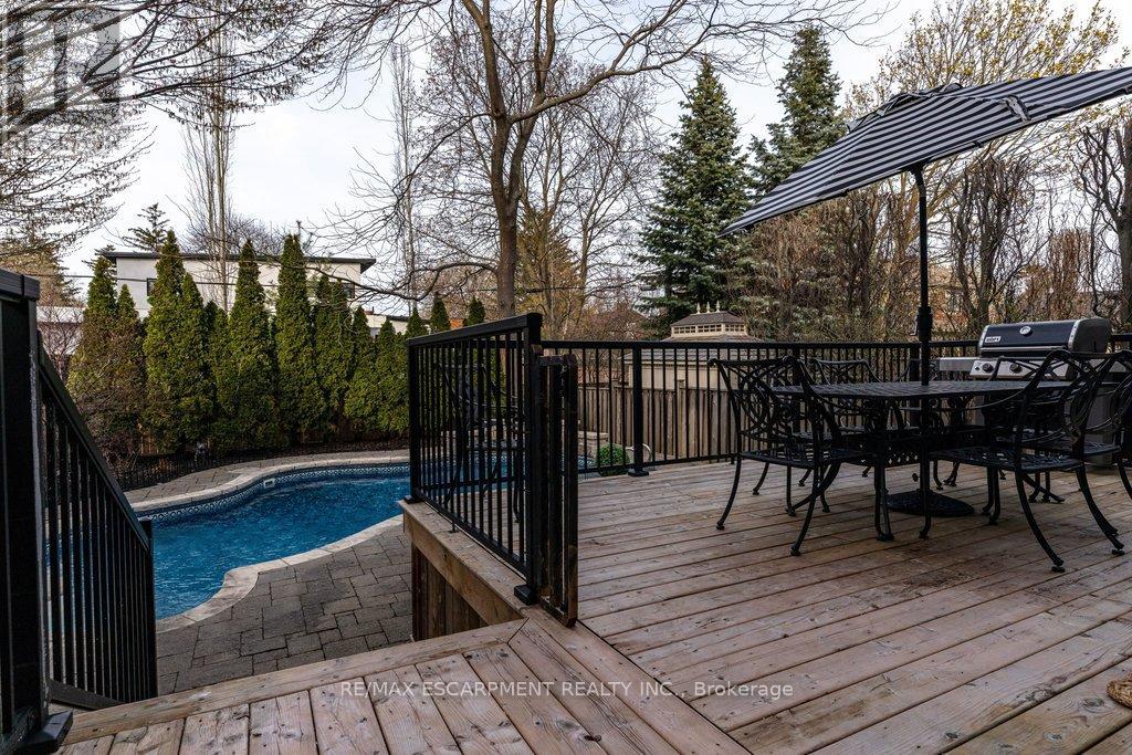 195 Pomona Avenue, Burlington, Ontario  L7N 1S9 - Photo 42 - W12913418