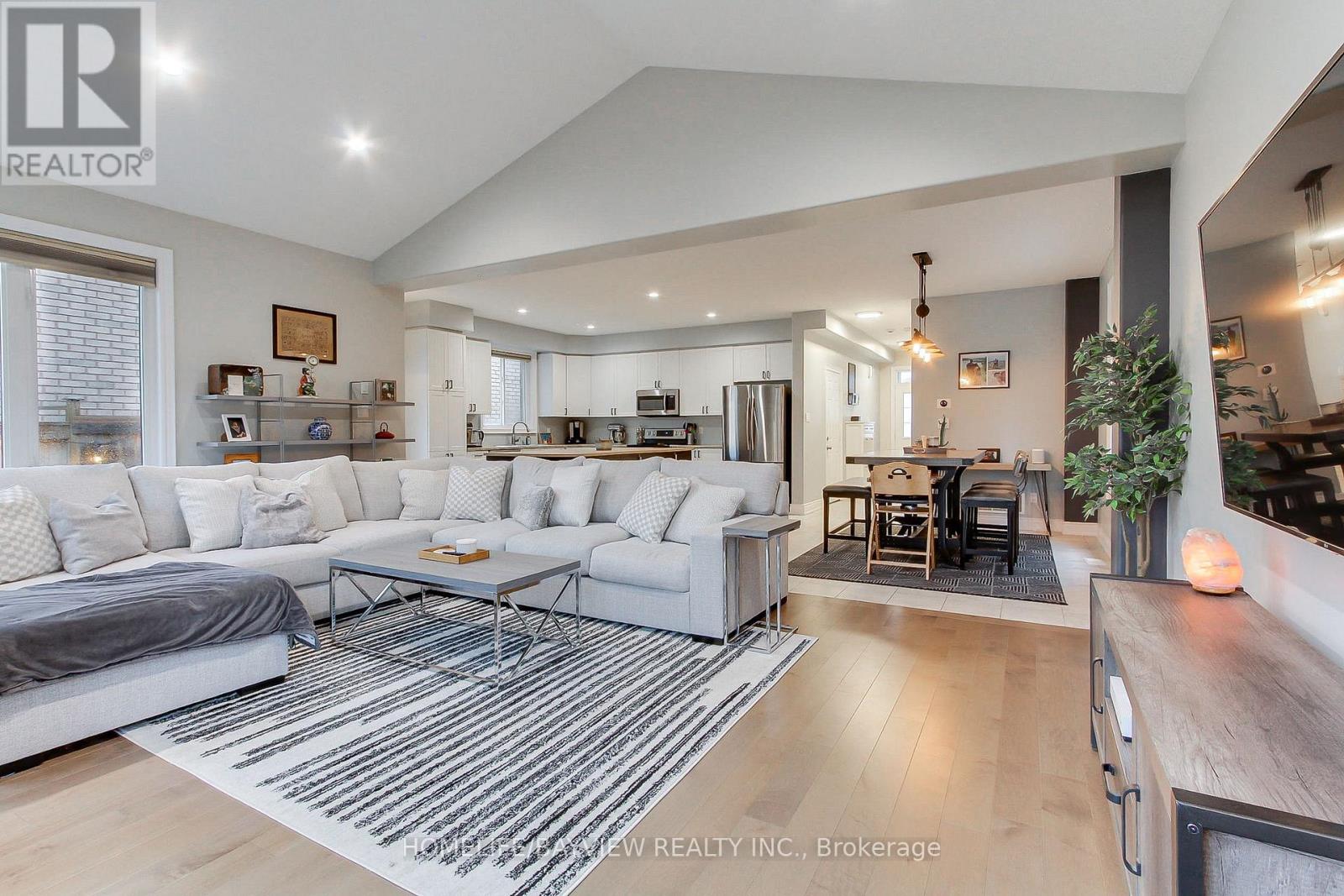 35 Booth Lane, Barrie, Ontario  L4N 0S4 - Photo 2 - S13017368