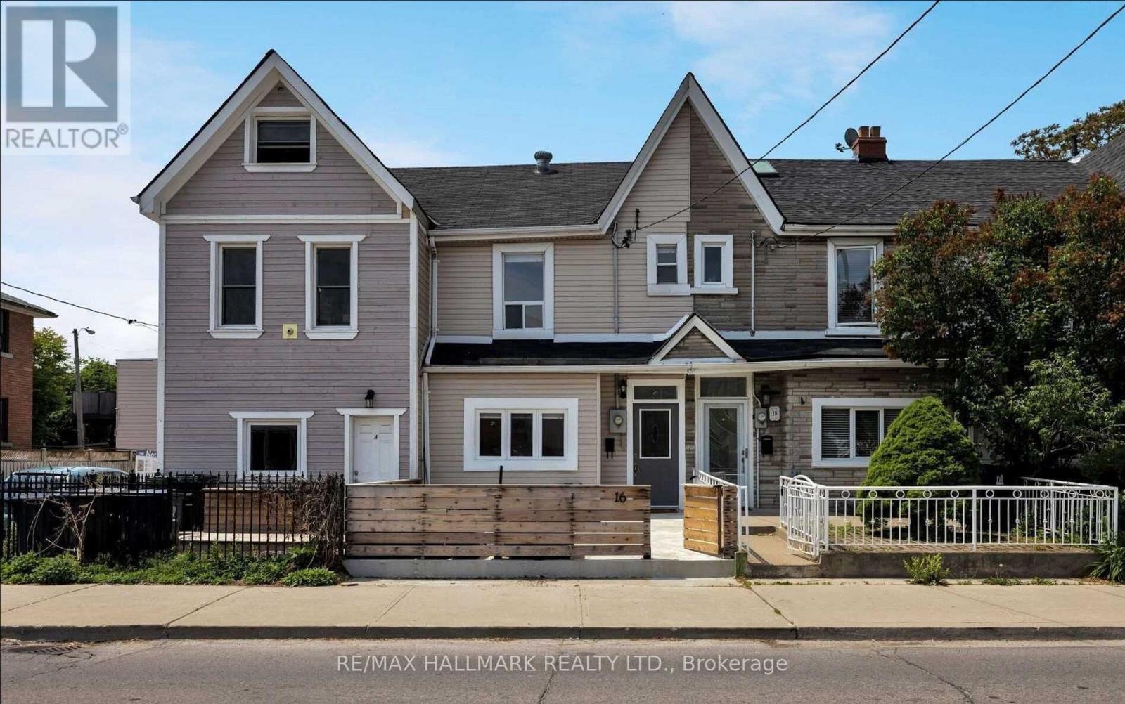 16 Brock Avenue, Toronto, Ontario  M6K 2K8 - Photo 2 - W13044398