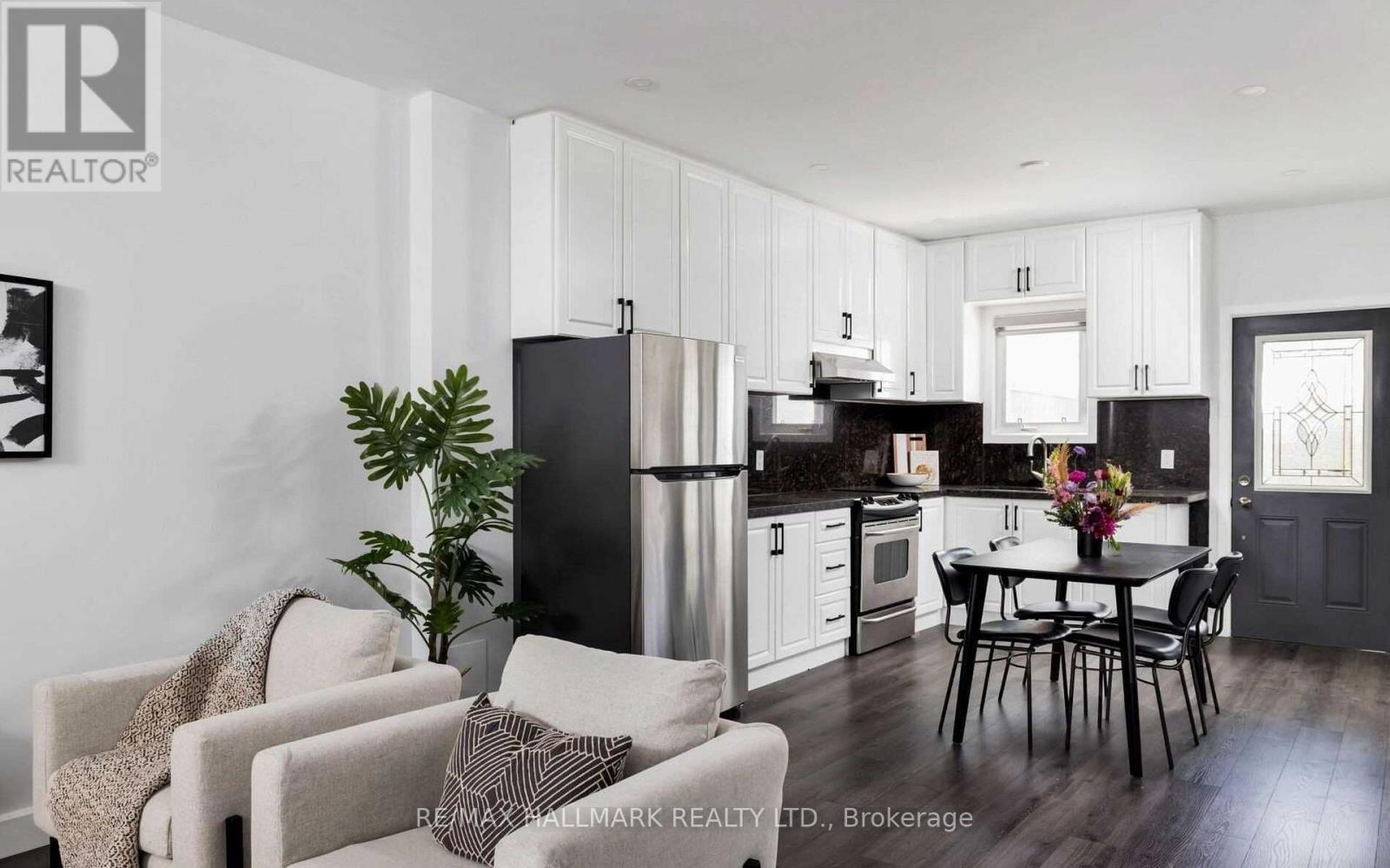 16 Brock Avenue, Toronto, Ontario  M6K 2K8 - Photo 6 - W13044398