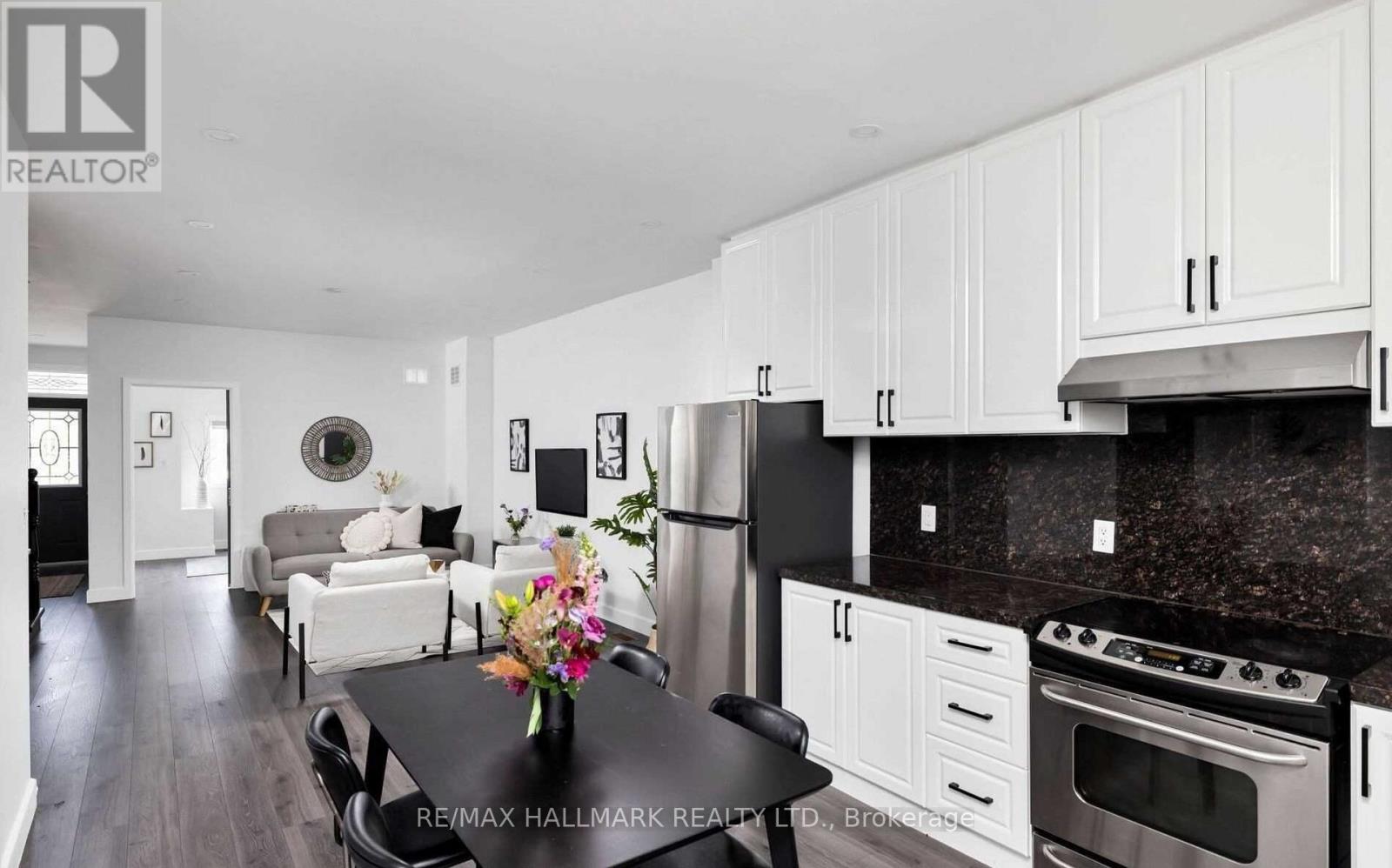 16 Brock Avenue, Toronto, Ontario  M6K 2K8 - Photo 7 - W13044398