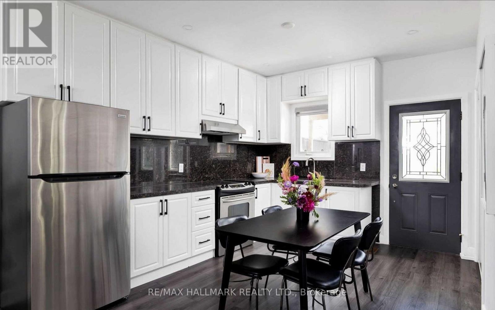 16 Brock Avenue, Toronto, Ontario  M6K 2K8 - Photo 8 - W13044398