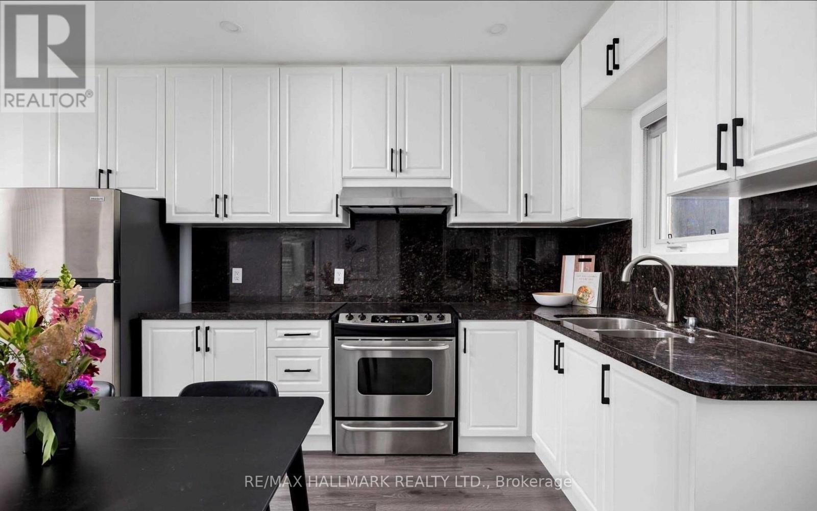 16 Brock Avenue, Toronto, Ontario  M6K 2K8 - Photo 9 - W13044398