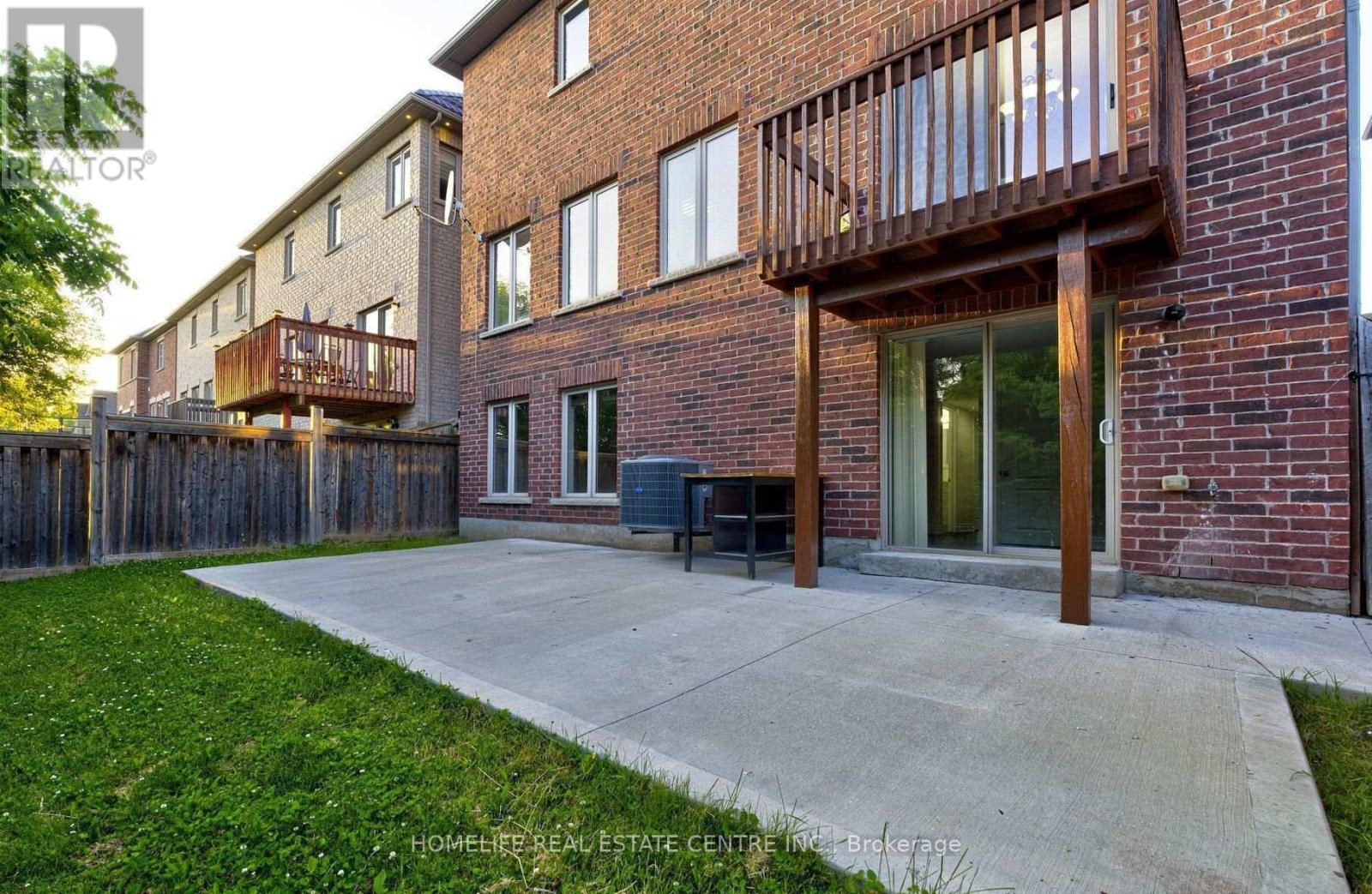 42 ARROWPOINT DRIVE, Brampton, Ontario