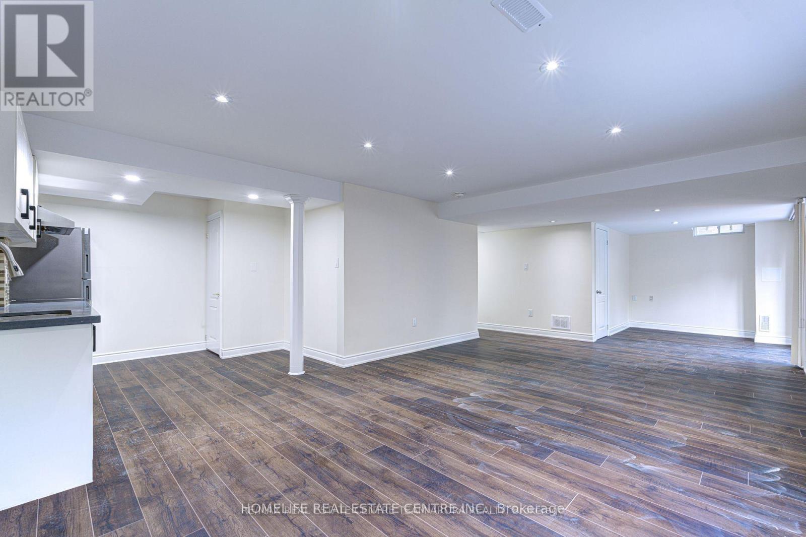 42 Arrowpoint Drive, Brampton, Ontario  L6Y 0Y8 - Photo 3 - W13044482