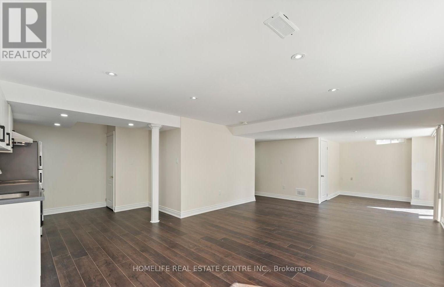 42 Arrowpoint Drive, Brampton, Ontario  L6Y 0Y8 - Photo 4 - W13044482