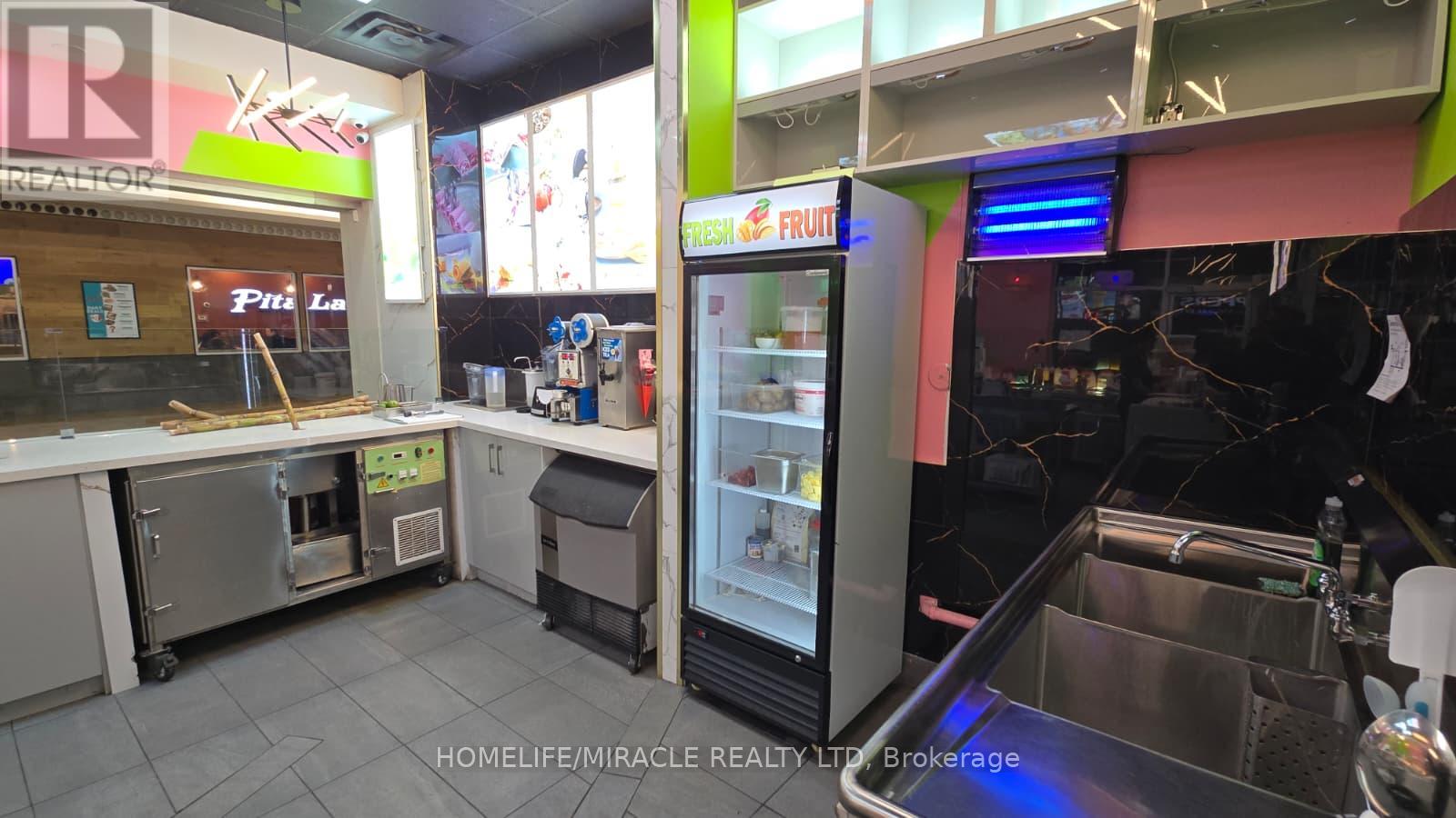 H2 - 2150 Burnhamthorpe Road, Mississauga, Ontario  L5L 3A2 - Photo 13 - W13044504