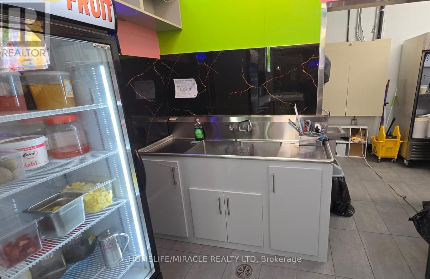 H2 - 2150 Burnhamthorpe Road, Mississauga, Ontario  L5L 3A2 - Photo 18 - W13044504