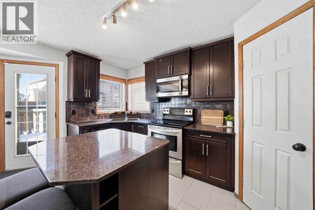 263 Coral Keys Drive NE, Calgary, Alberta  T3J 3K5 - Photo 2 - A2288400