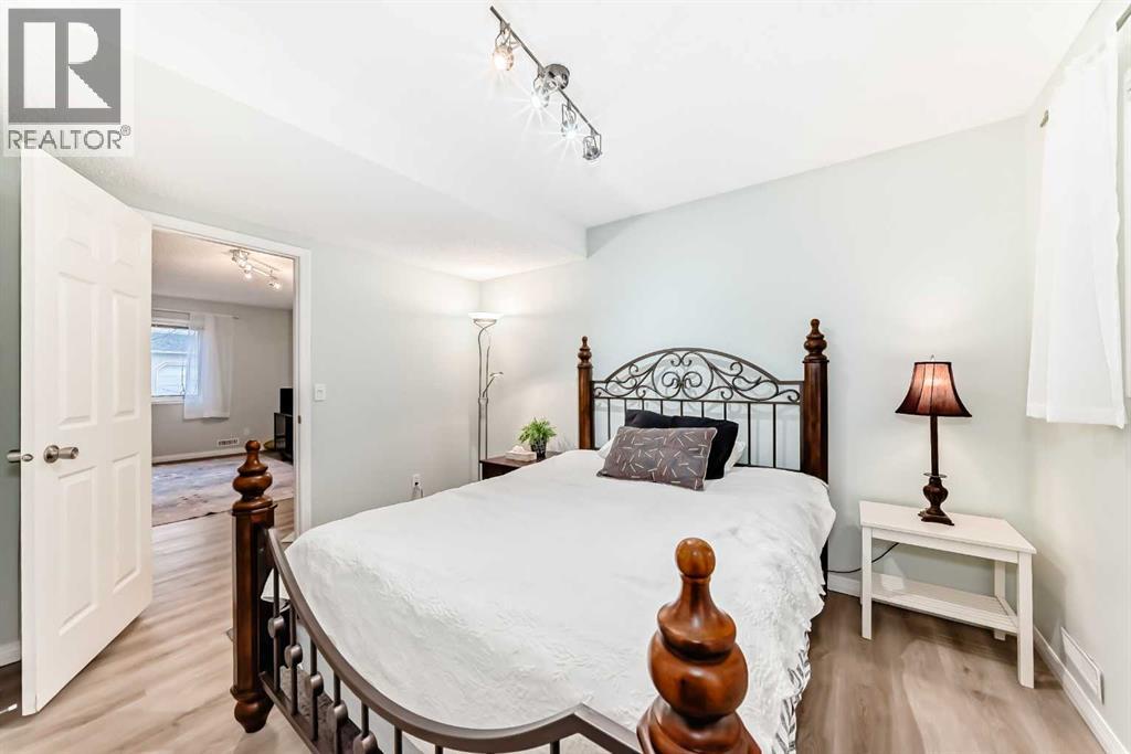 19 Sunlake Gardens SE, Calgary, Alberta  T2X 3G4 - Photo 29 - A2300691