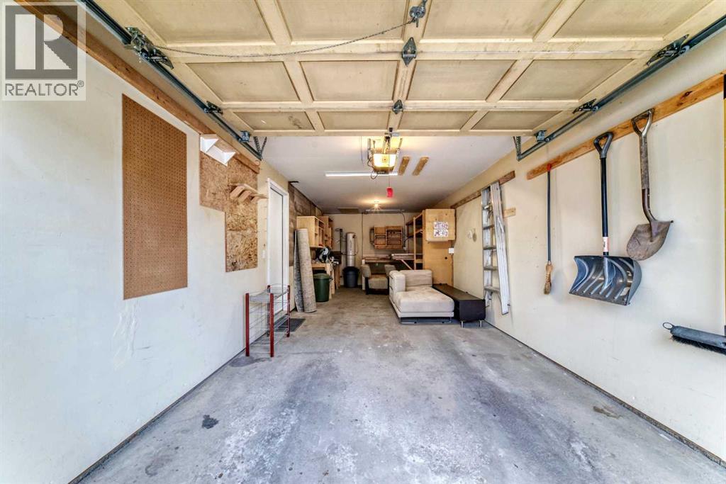 19 Sunlake Gardens SE, Calgary, Alberta  T2X 3G4 - Photo 33 - A2300691