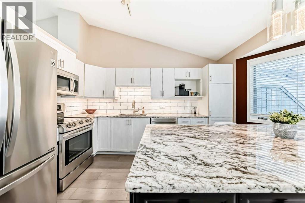 19 Sunlake Gardens SE, Calgary, Alberta  T2X 3G4 - Photo 10 - A2300691