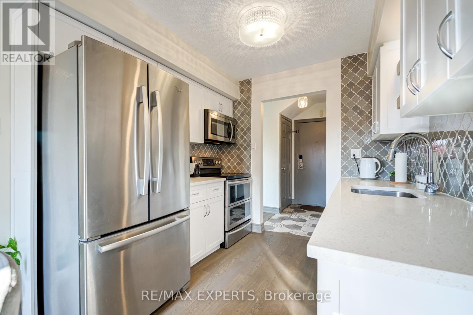 J - 766 Walter Street, Cambridge, Ontario  N3H 4P3 - Photo 2 - X13044392