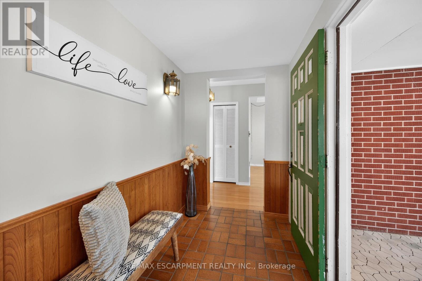 42 Holbrook Road, Hamilton, Ontario  L9C 2H2 - Photo 5 - X13044446