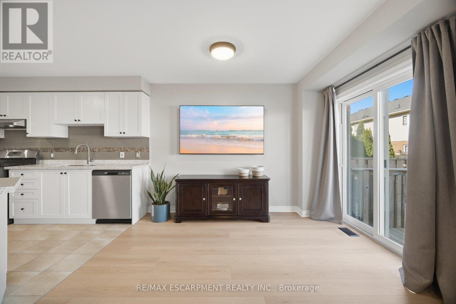 92 Celestial Crescent, Hamilton, Ontario  L0R 1P0 - Photo 10 - X13044456