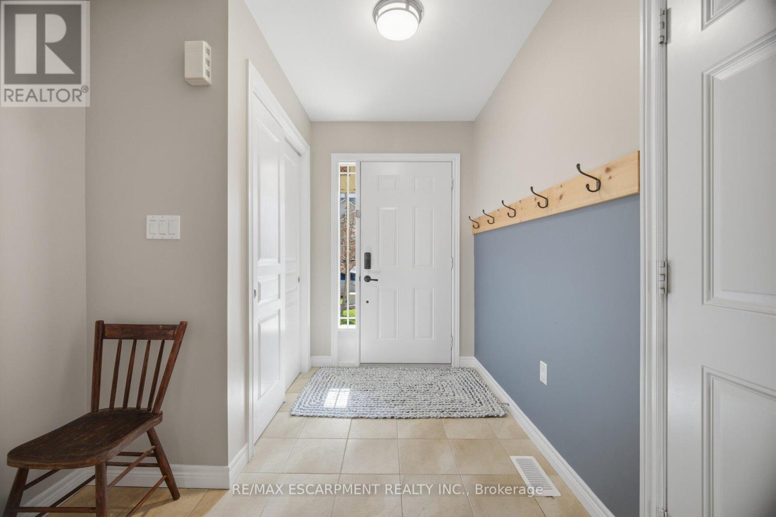 92 Celestial Crescent, Hamilton, Ontario  L0R 1P0 - Photo 4 - X13044456