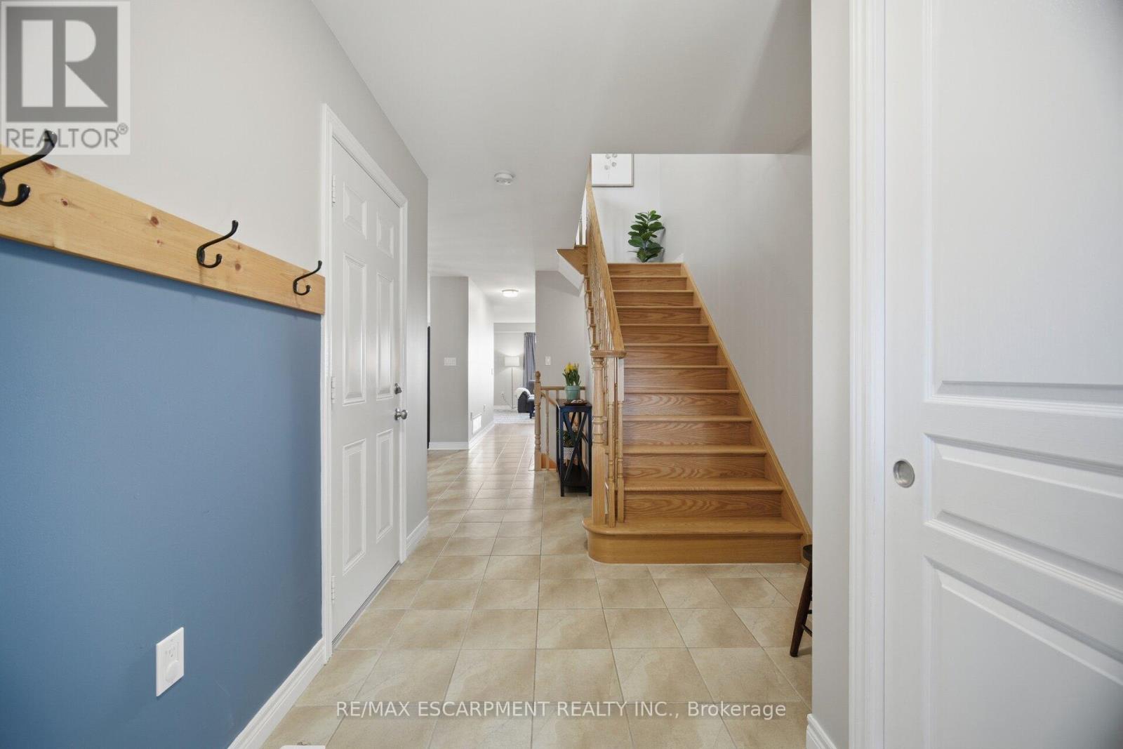 92 Celestial Crescent, Hamilton, Ontario  L0R 1P0 - Photo 5 - X13044456