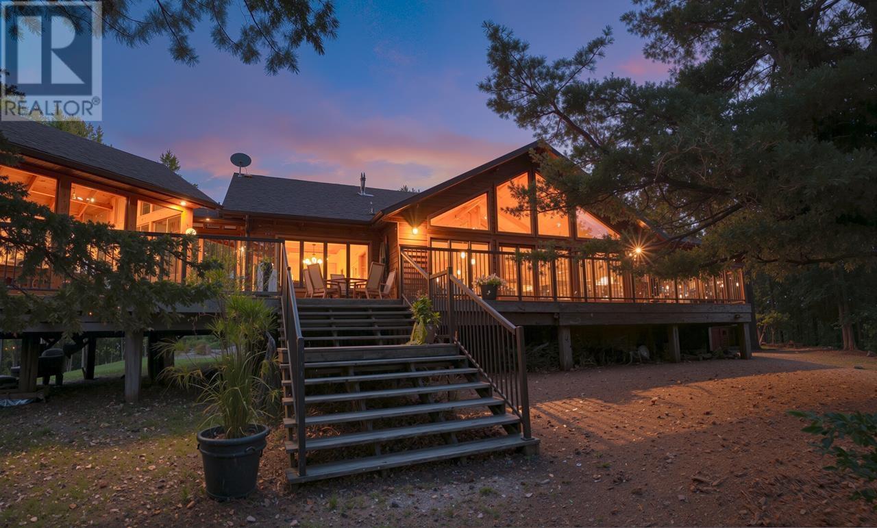 200 Penninsula Road, Lake Of The Woods, Ontario