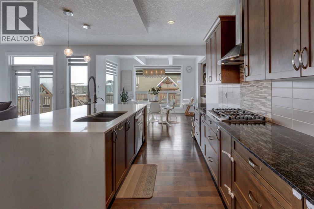 546 Sherwood Boulevard NW, Calgary, Alberta  T3R 0R7 - Photo 7 - A2295395