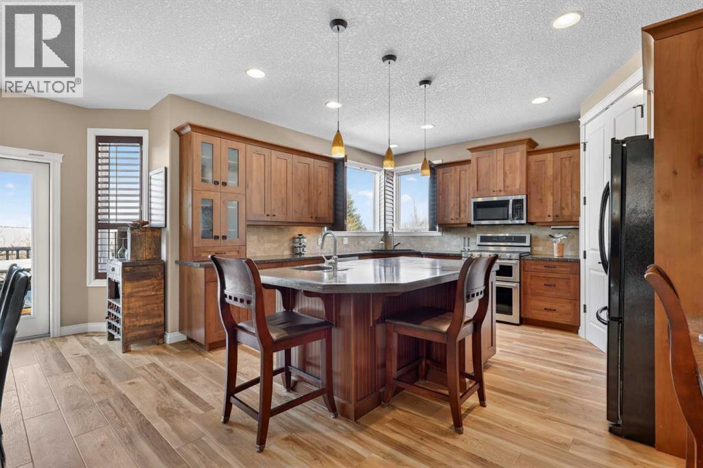 14 Cameron Close, Okotoks, Alberta  T1S 2E8 - Photo 11 - A2302565