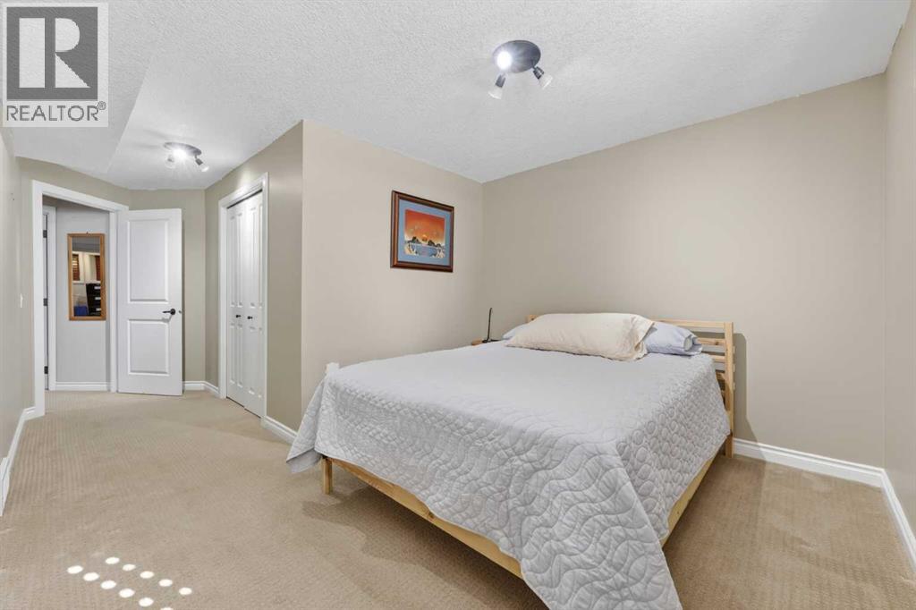 14 Cameron Close, Okotoks, Alberta  T1S 2E8 - Photo 36 - A2302565