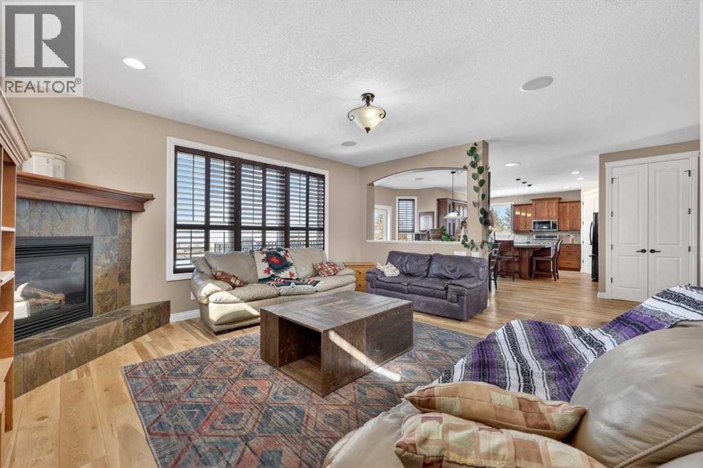 14 Cameron Close, Okotoks, Alberta  T1S 2E8 - Photo 7 - A2302565